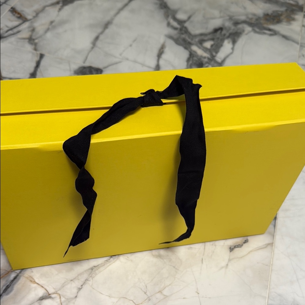 MYTHERESA Yellow Gift Box - Picture 9 of 12